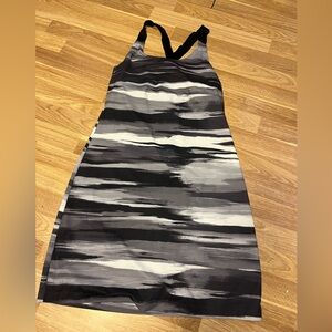 Merrell Black and Gray Patterned Midi Dress